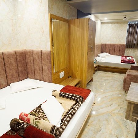 Hotel New Sundaram 150 Mtrs From Dargah アジュメール エクステリア 写真