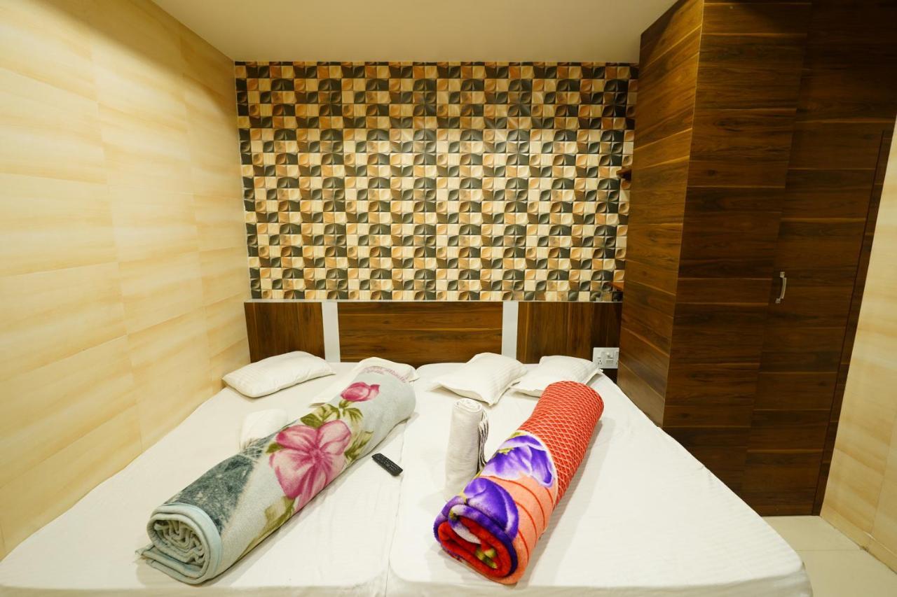 Hotel New Sundaram 150 Mtrs From Dargah アジュメール エクステリア 写真