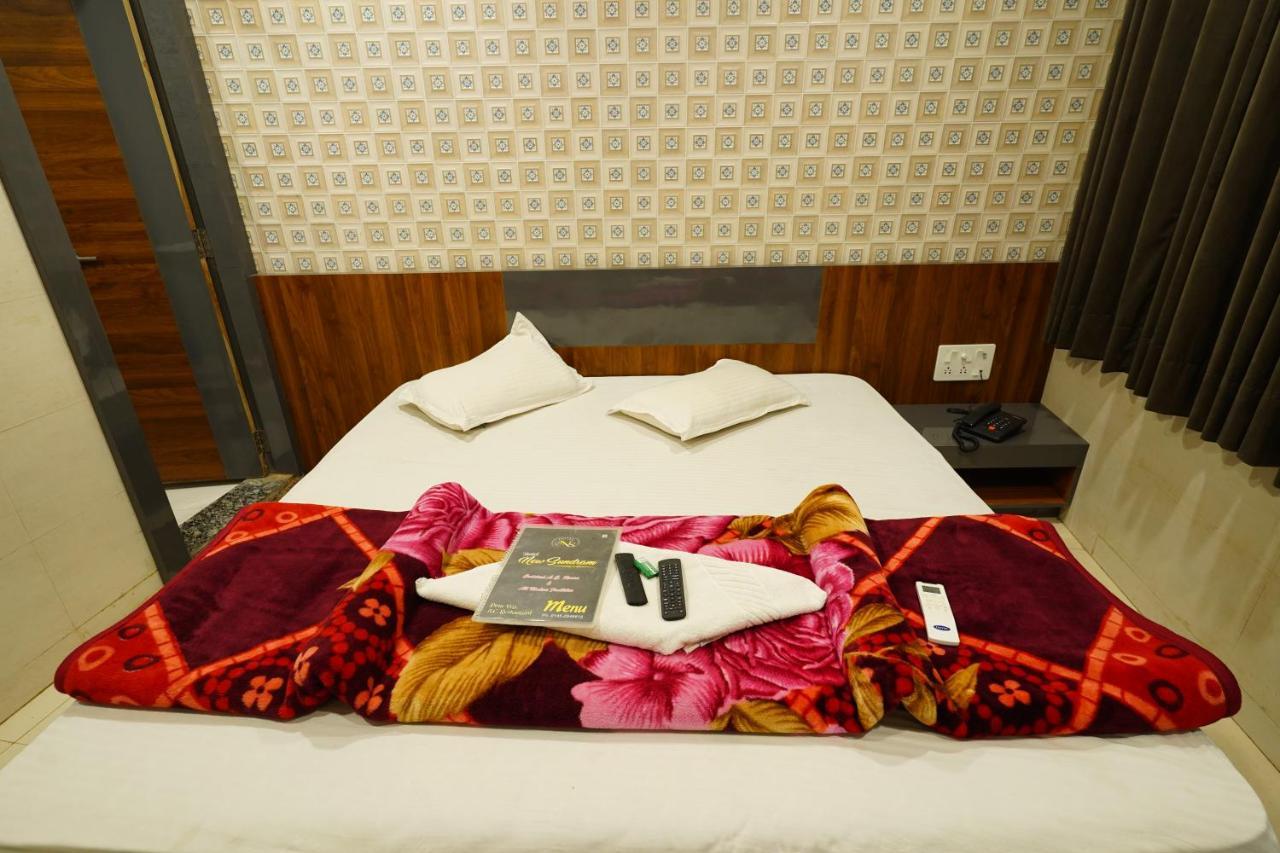 Hotel New Sundaram 150 Mtrs From Dargah アジュメール エクステリア 写真