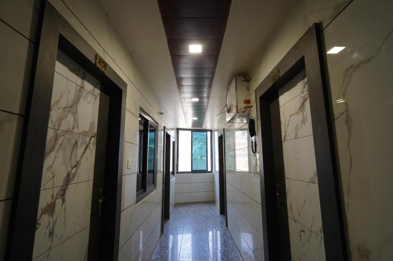 Hotel New Sundaram 150 Mtrs From Dargah アジュメール エクステリア 写真