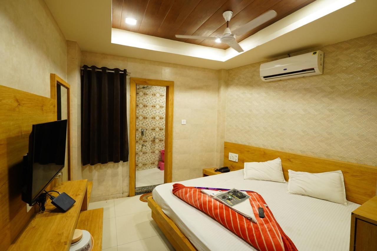 Hotel New Sundaram 150 Mtrs From Dargah アジュメール エクステリア 写真