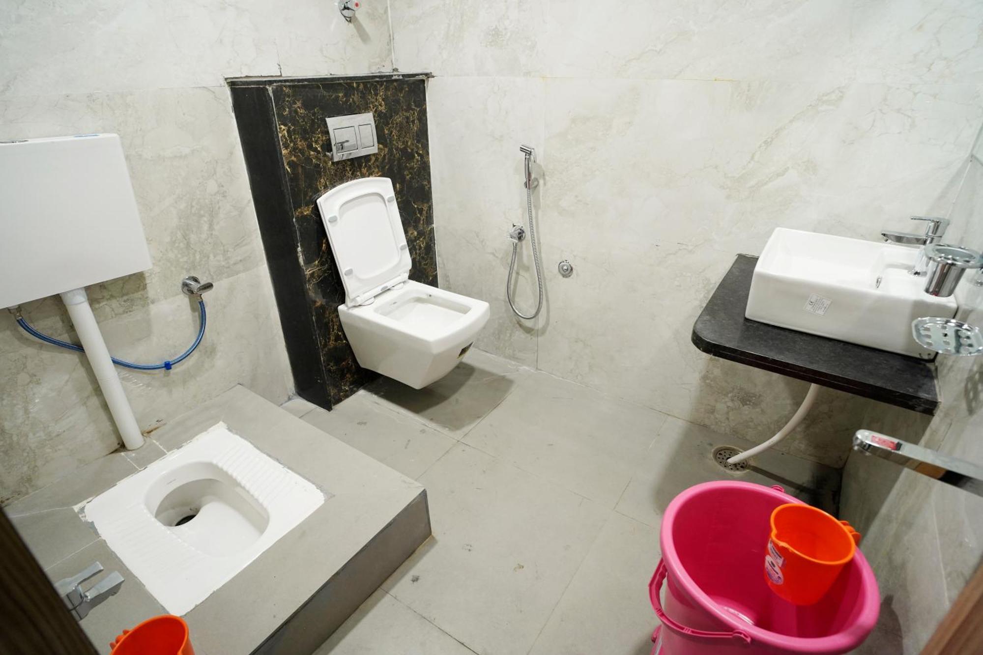 Hotel New Sundaram 150 Mtrs From Dargah アジュメール エクステリア 写真