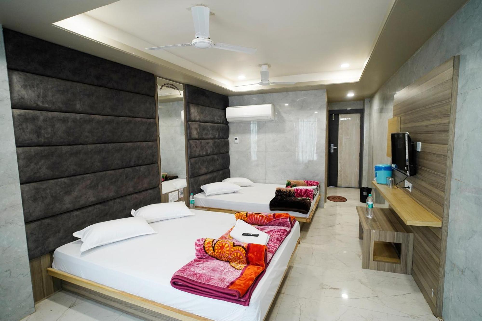 Hotel New Sundaram 150 Mtrs From Dargah アジュメール エクステリア 写真