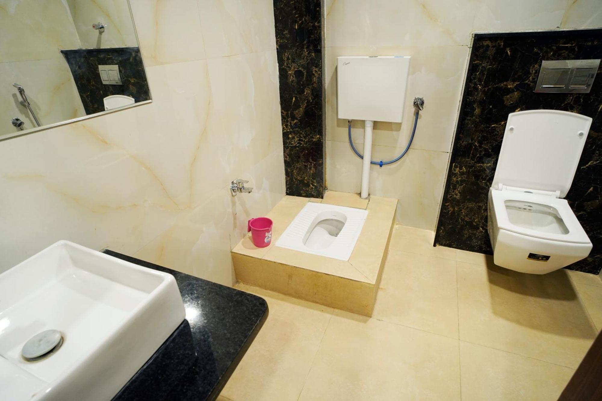 Hotel New Sundaram 150 Mtrs From Dargah アジュメール エクステリア 写真
