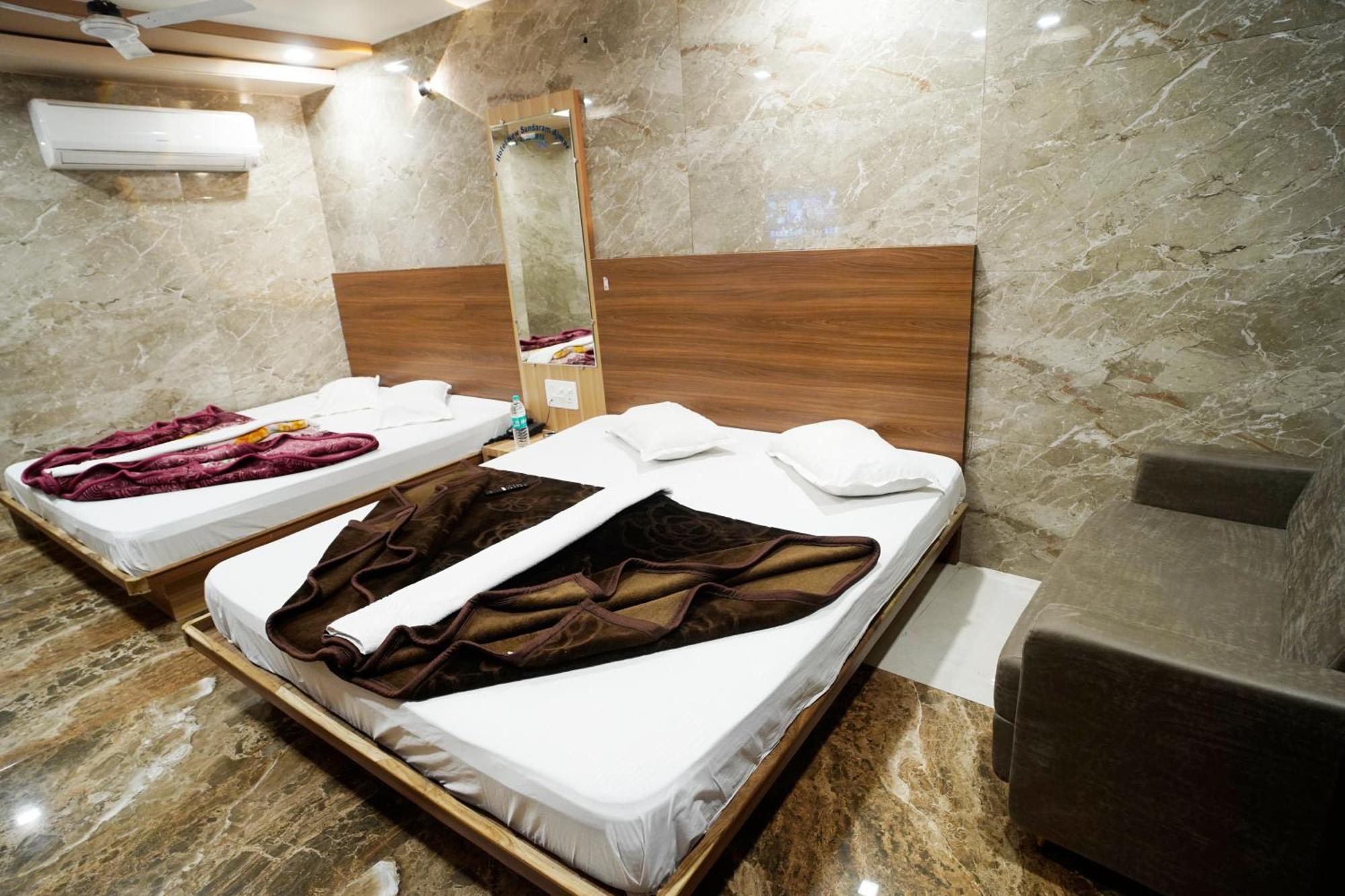 Hotel New Sundaram 150 Mtrs From Dargah アジュメール エクステリア 写真