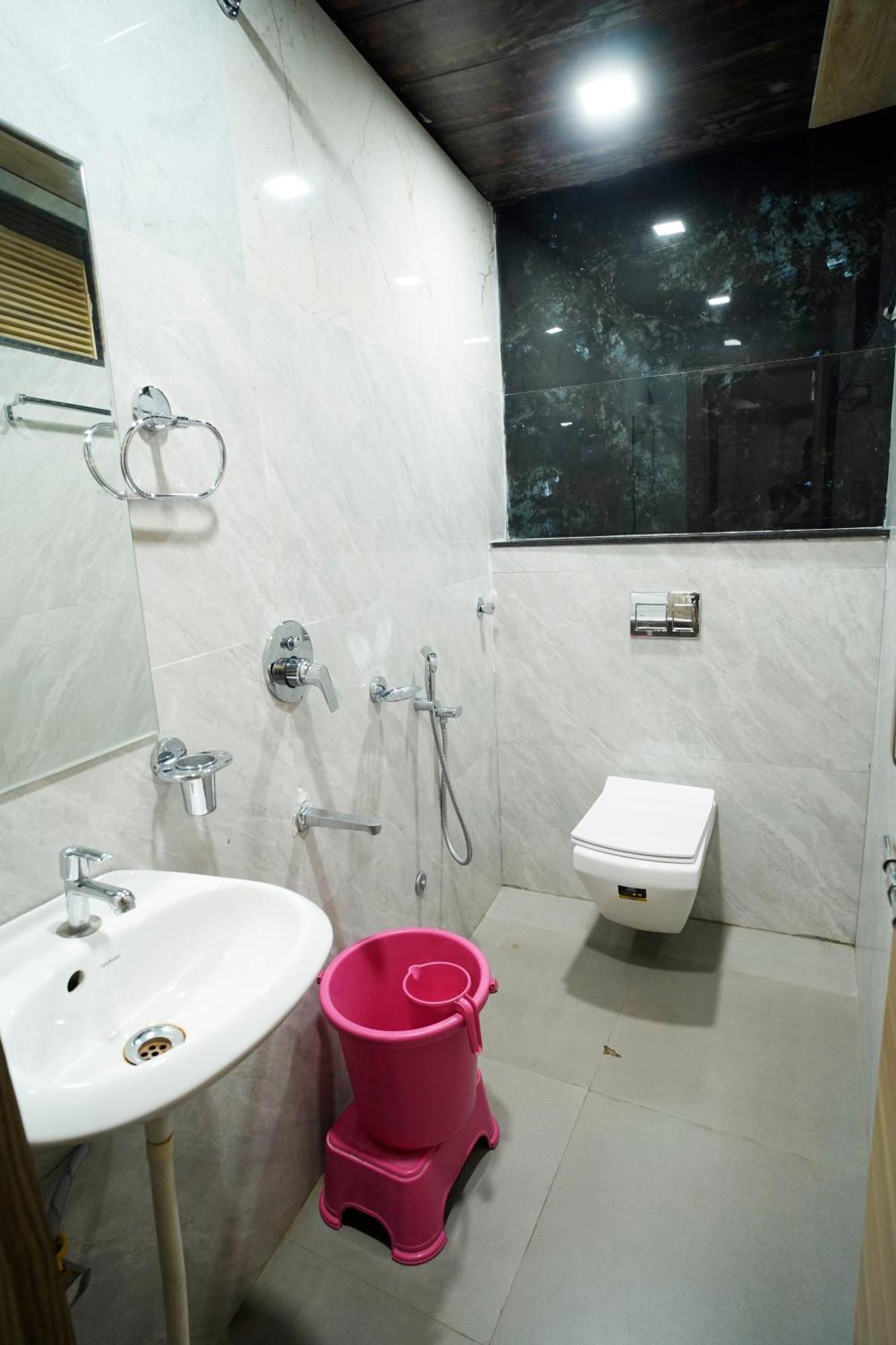 Hotel New Sundaram 150 Mtrs From Dargah アジュメール エクステリア 写真