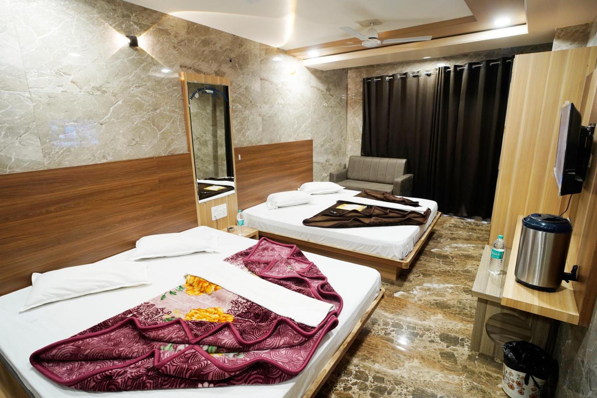 Hotel New Sundaram 150 Mtrs From Dargah アジュメール エクステリア 写真