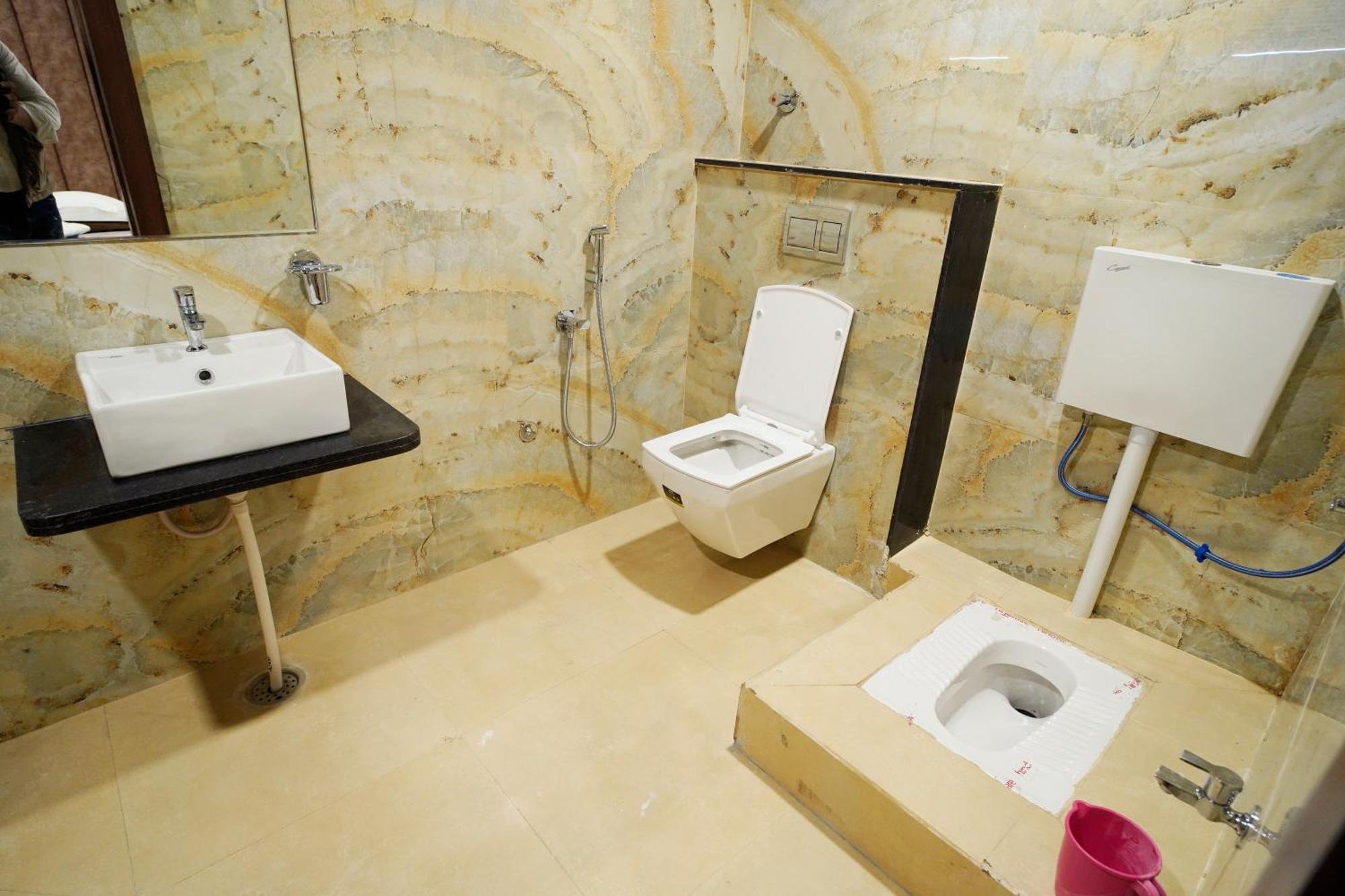 Hotel New Sundaram 150 Mtrs From Dargah アジュメール エクステリア 写真