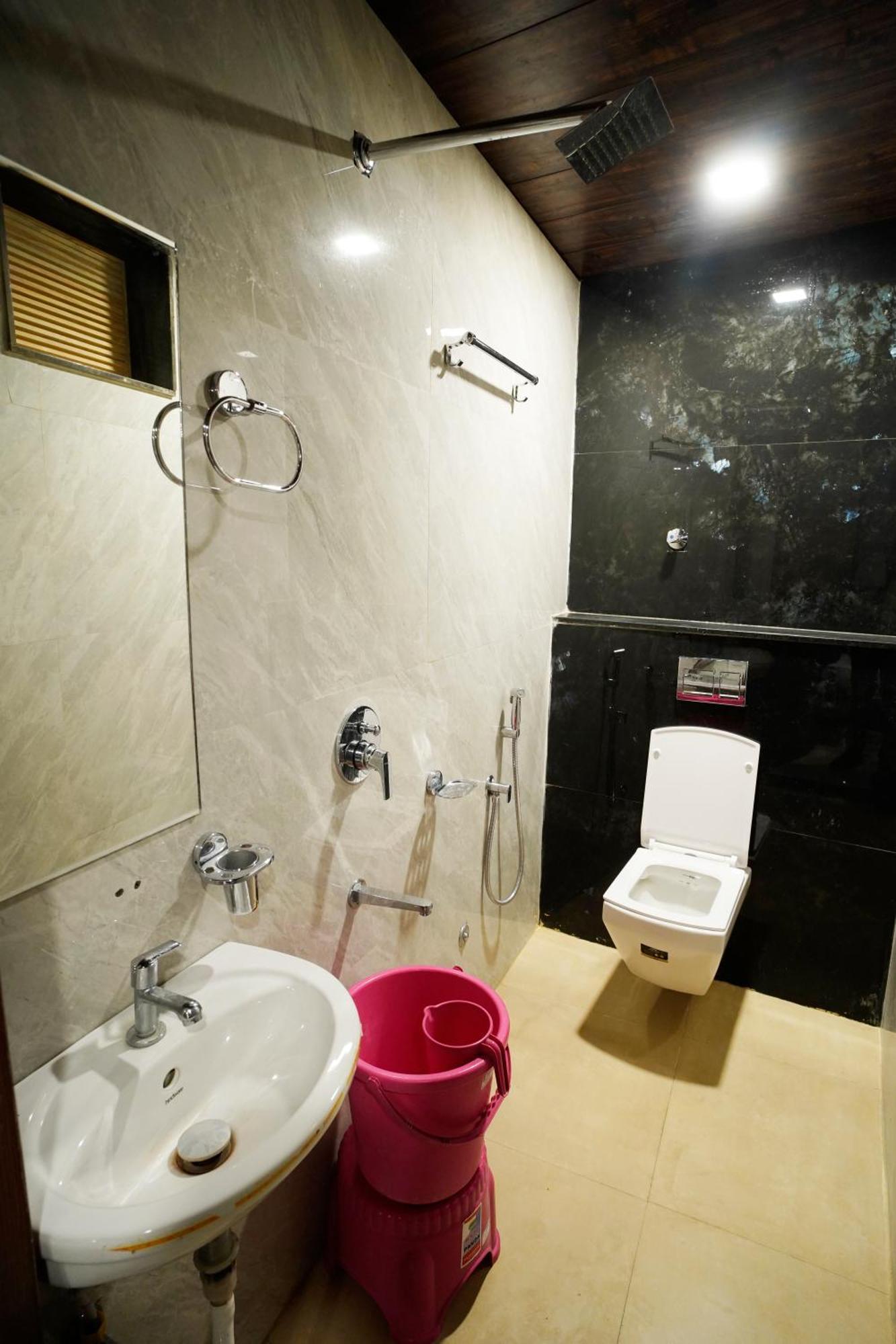 Hotel New Sundaram 150 Mtrs From Dargah アジュメール エクステリア 写真