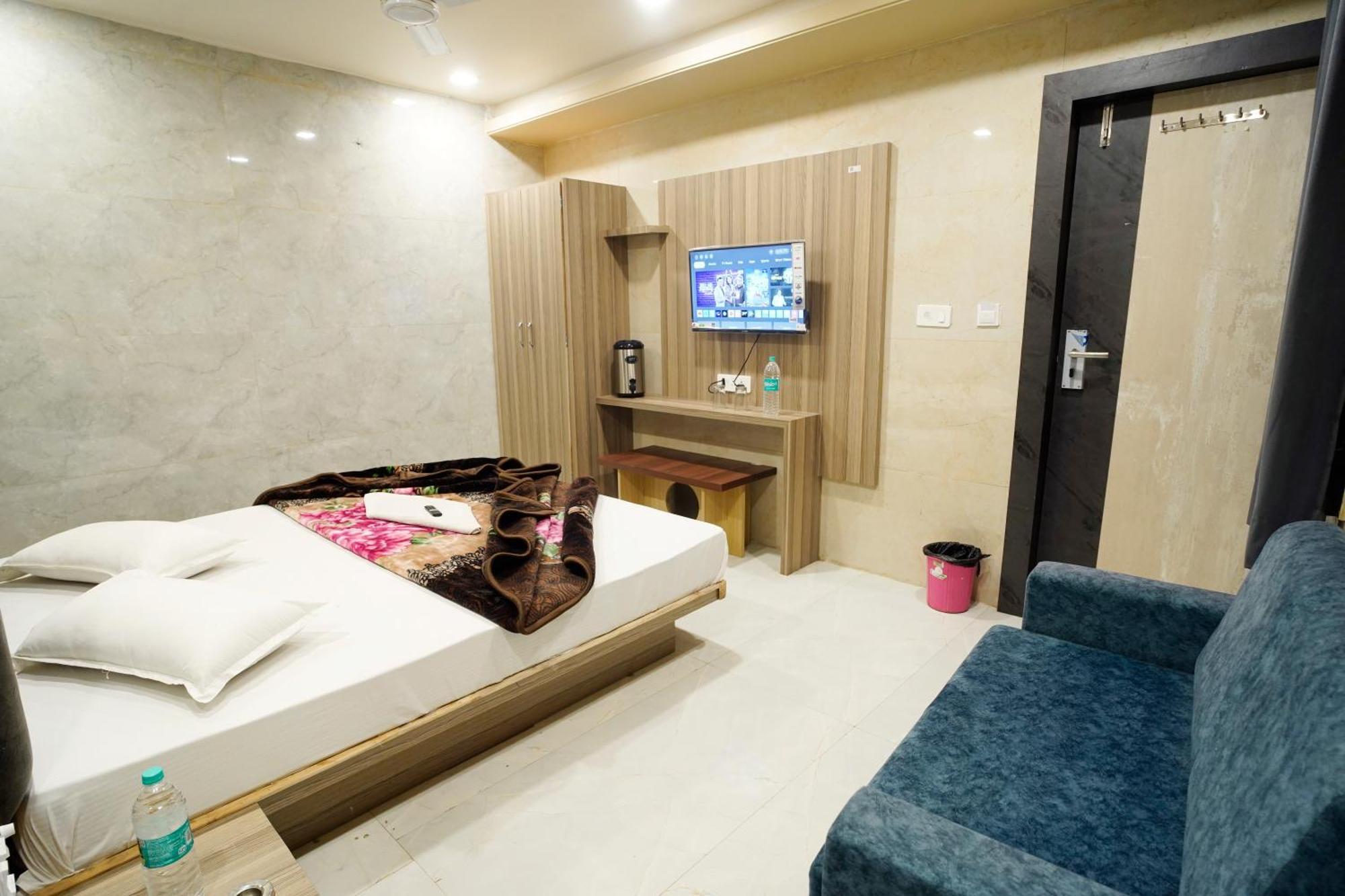 Hotel New Sundaram 150 Mtrs From Dargah アジュメール エクステリア 写真